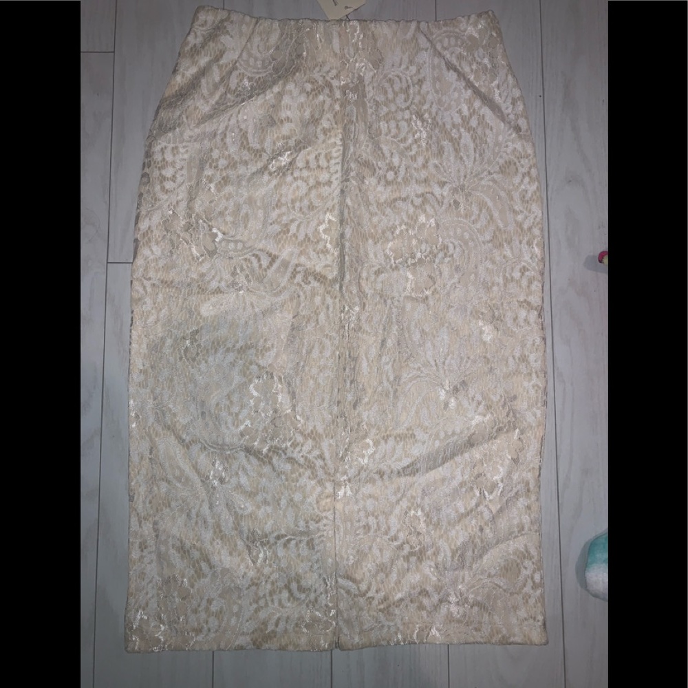 Egg wash mesh textured skirt